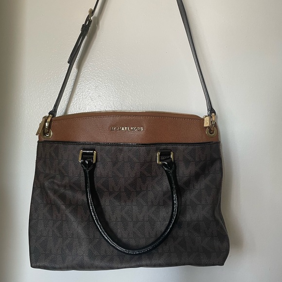 Michael Kors purse and wallet - Picture 1 of 6
